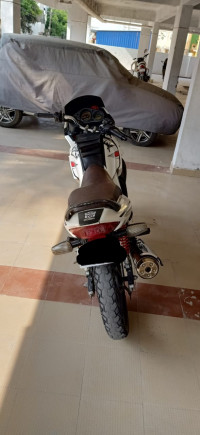 White Hero Karizma R