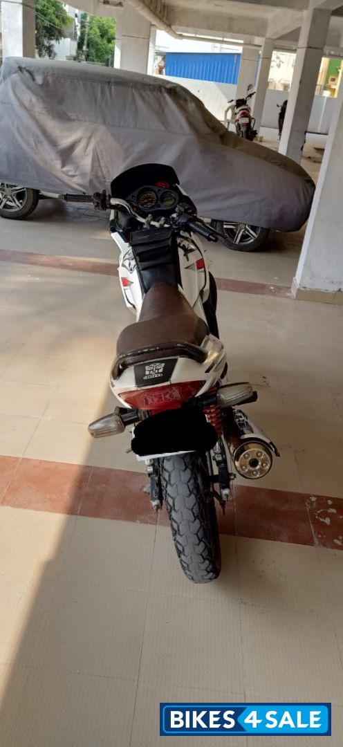 White Hero Karizma R White Hero Karizma R