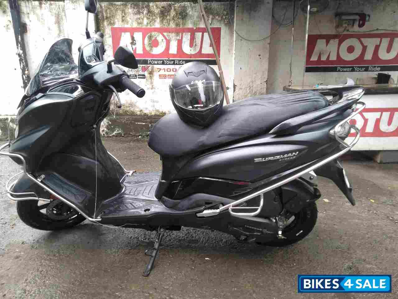 Suzuki Burgman Street