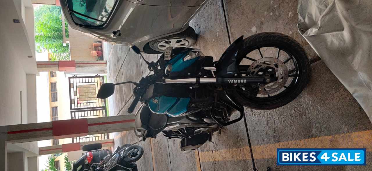 Blue Yamaha FZ25 Blue Yamaha FZ25