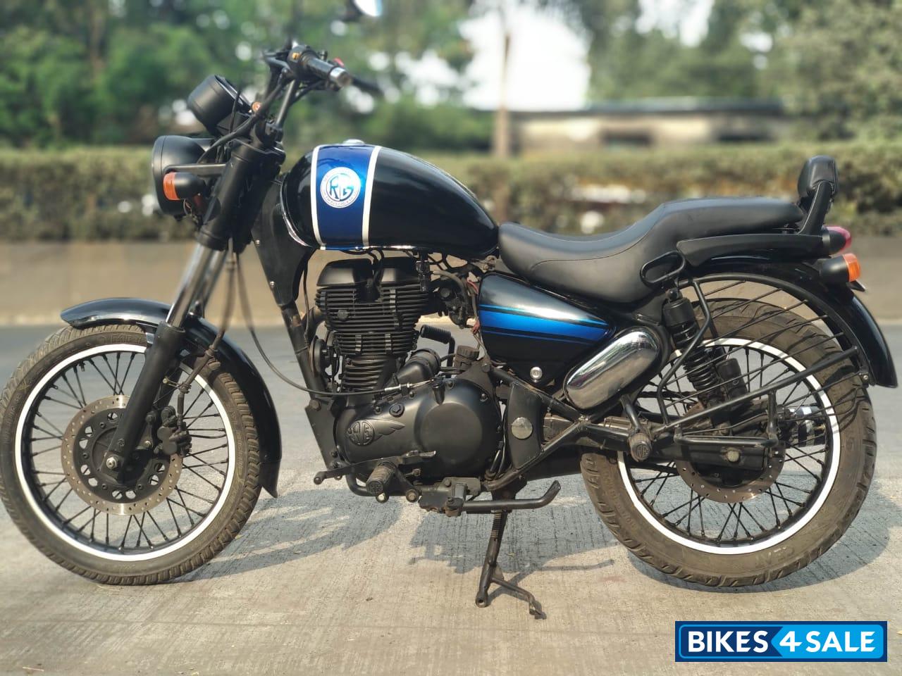 Black Royal Enfield Thunderbird 350