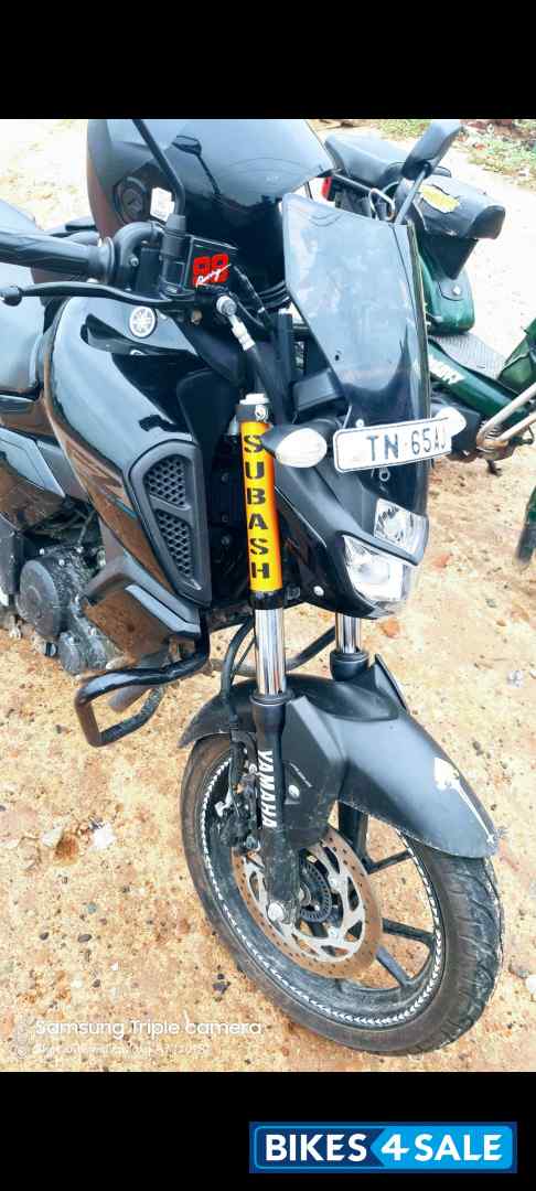 Met Black Yamaha FZ-S FI V3