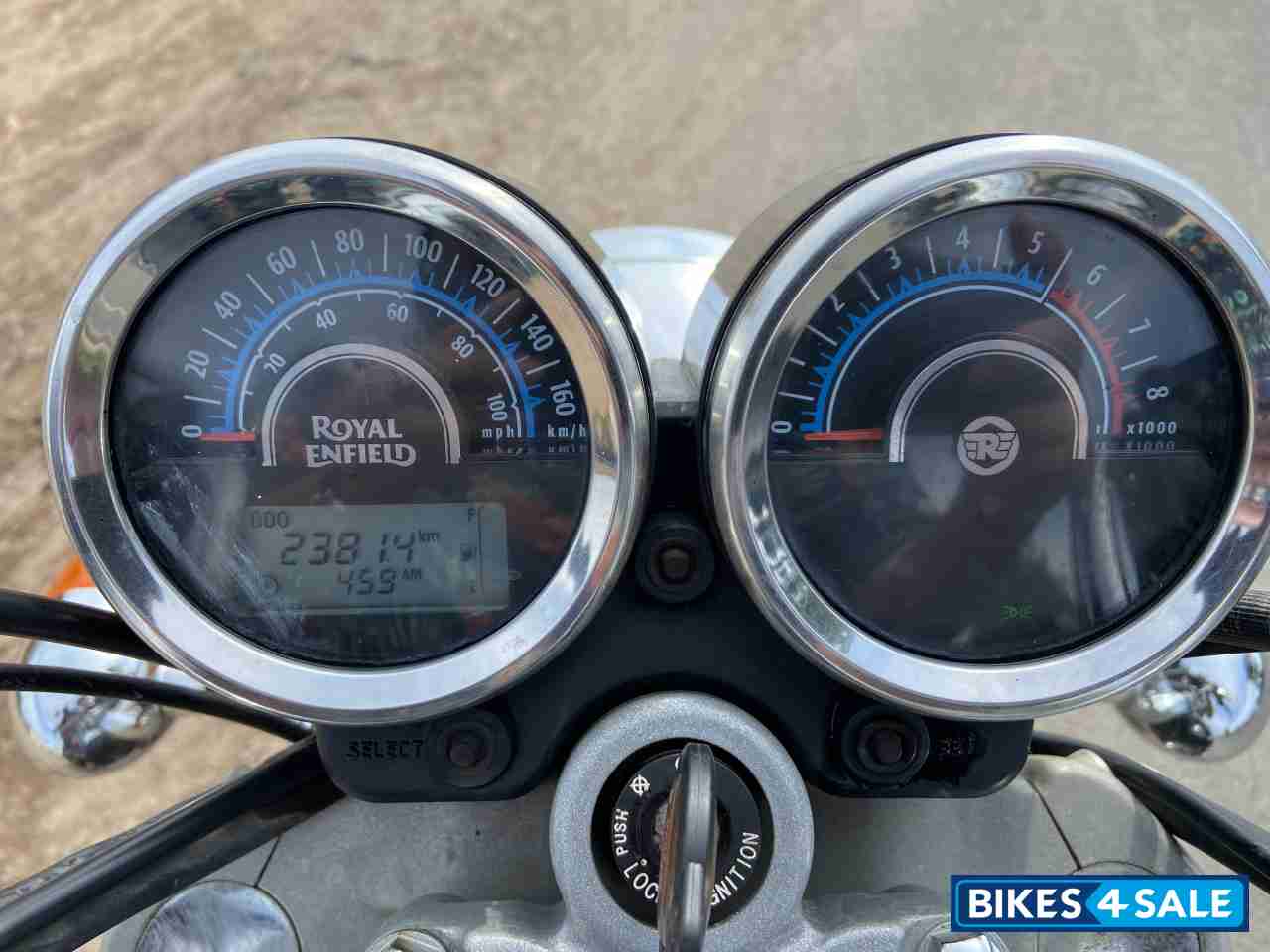 Black Royal Enfield Thunderbird 500