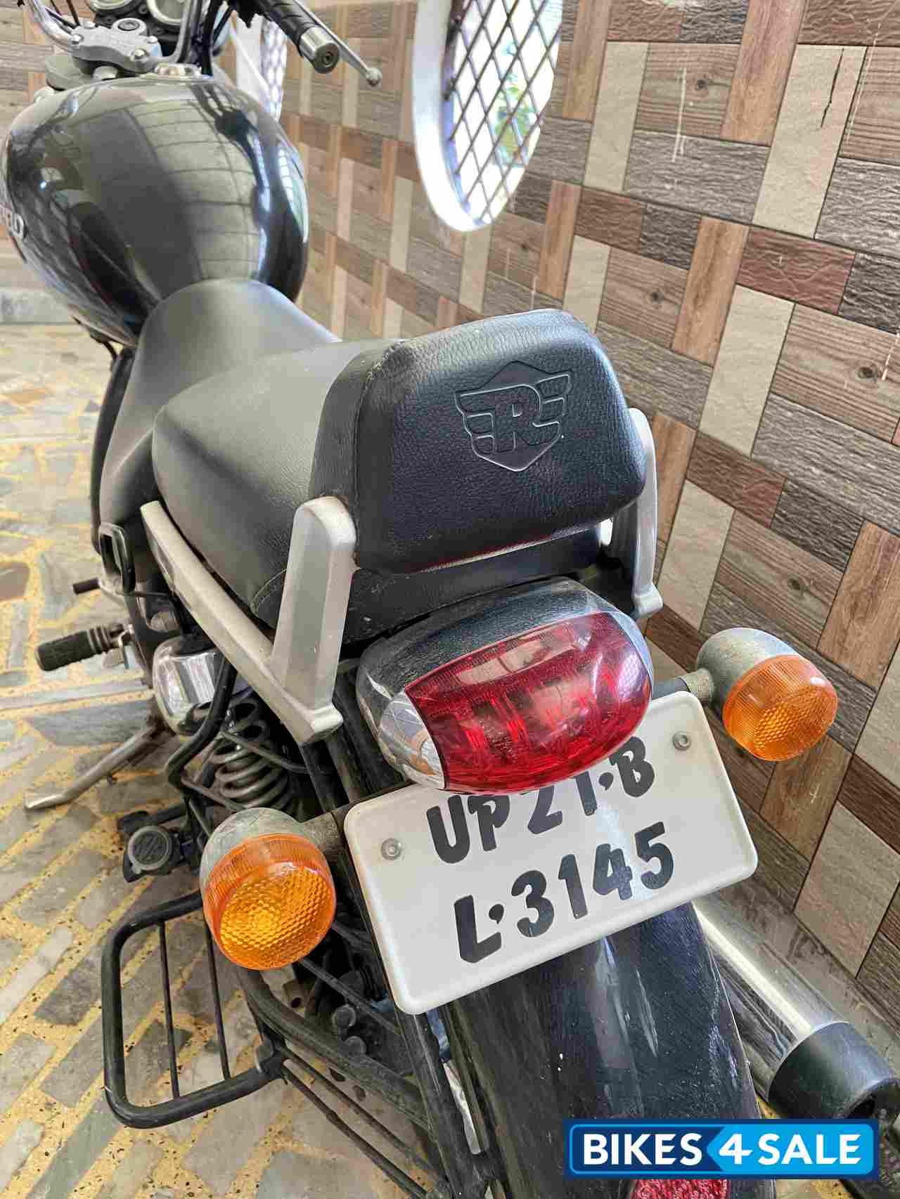 Black Royal Enfield Thunderbird 500