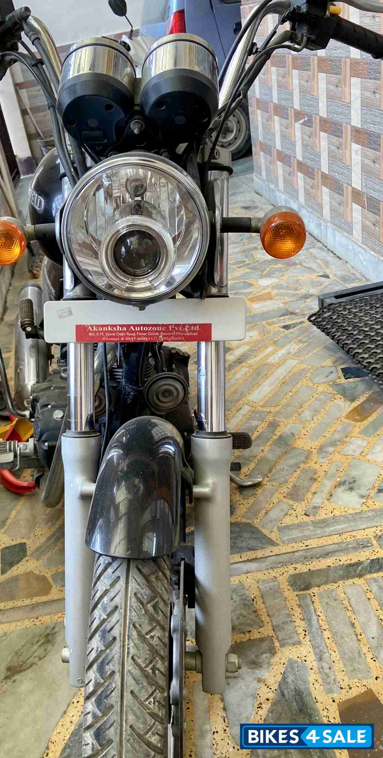 Black Royal Enfield Thunderbird 500