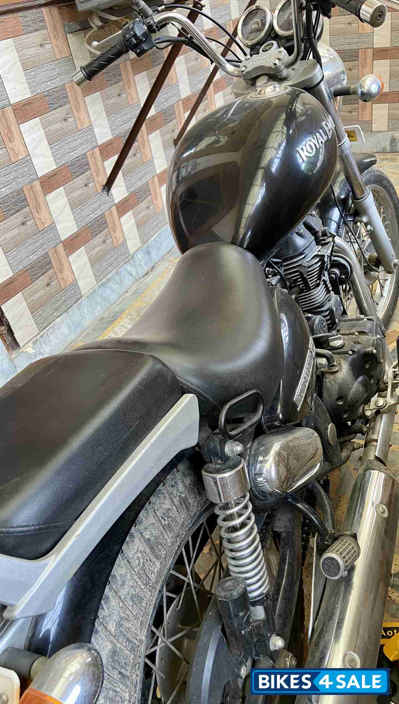 Black Royal Enfield Thunderbird 500