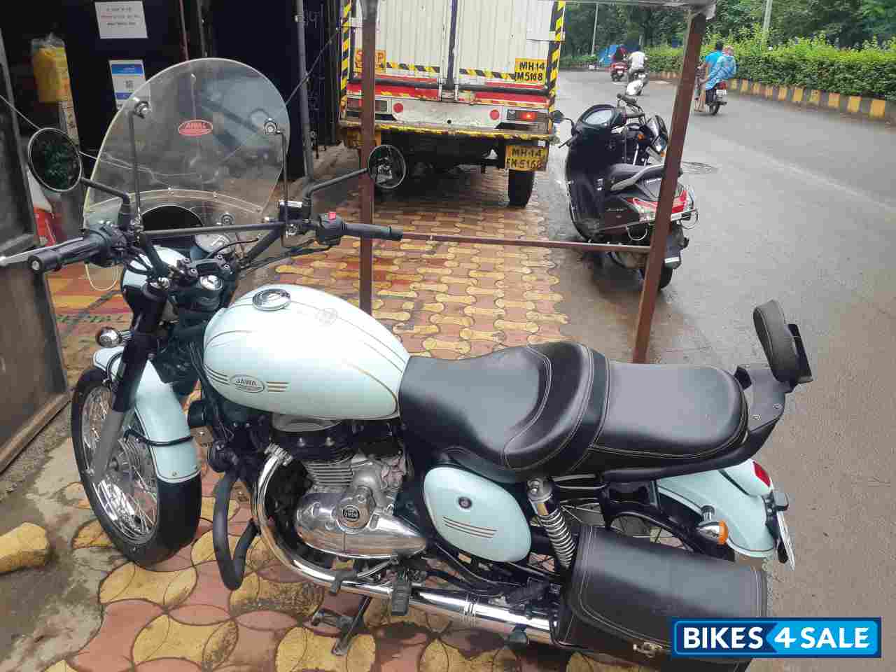 Hailey Tails Blue Jawa forty two