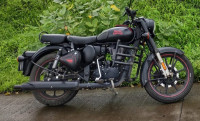 Stealth Black Royal Enfield Classic 350 Dual Channel BS6
