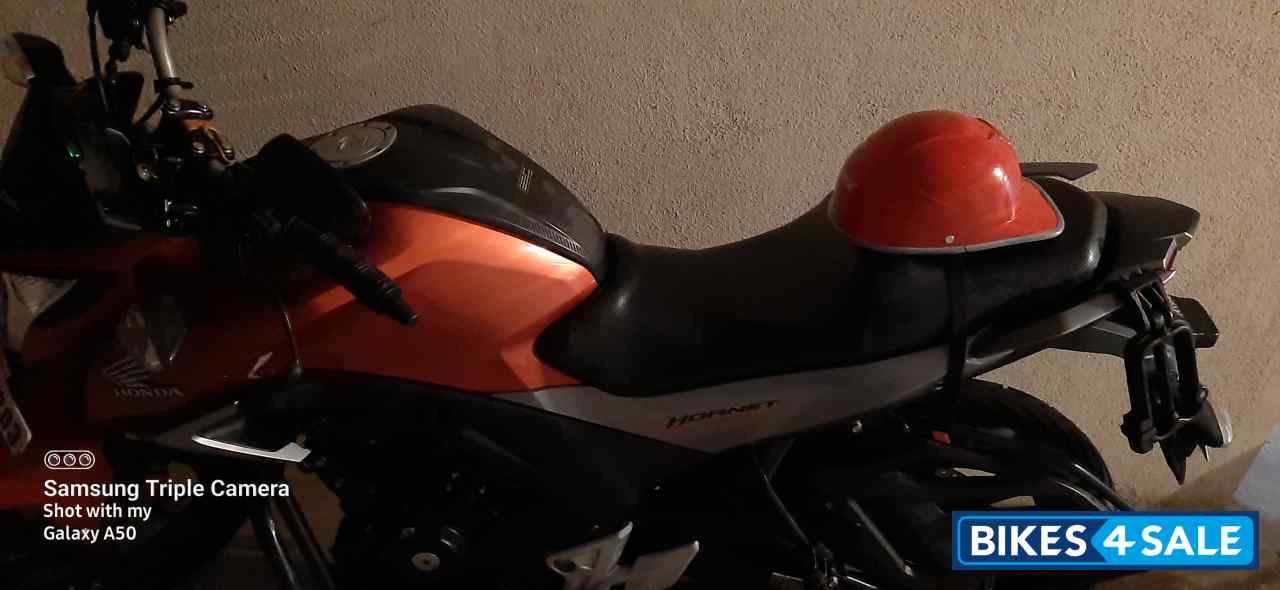 Orange Honda CB Hornet 160R