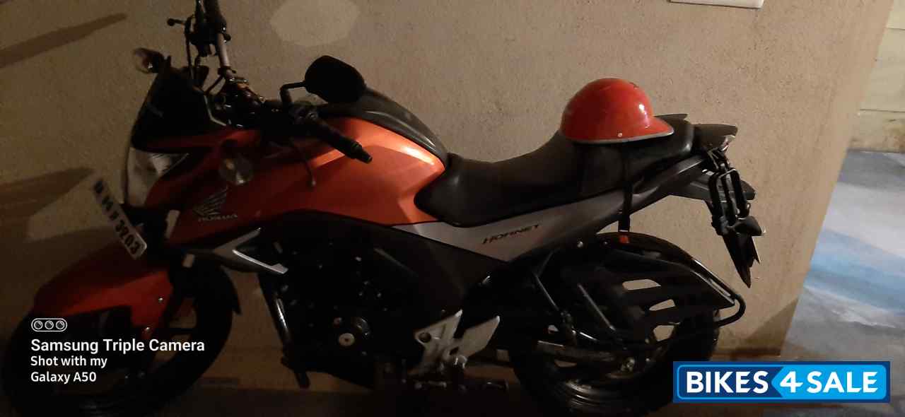 Orange Honda CB Hornet 160R