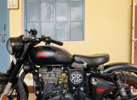 Royal Enfield Classic Stealth Black