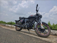 Royal Enfield Classic Stealth Black