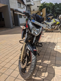 Black TVS Apache RTR 200 Fi 4V Race Edition 2.0