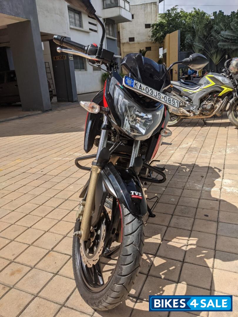 Black TVS Apache RTR 200 Fi 4V Race Edition 2.0