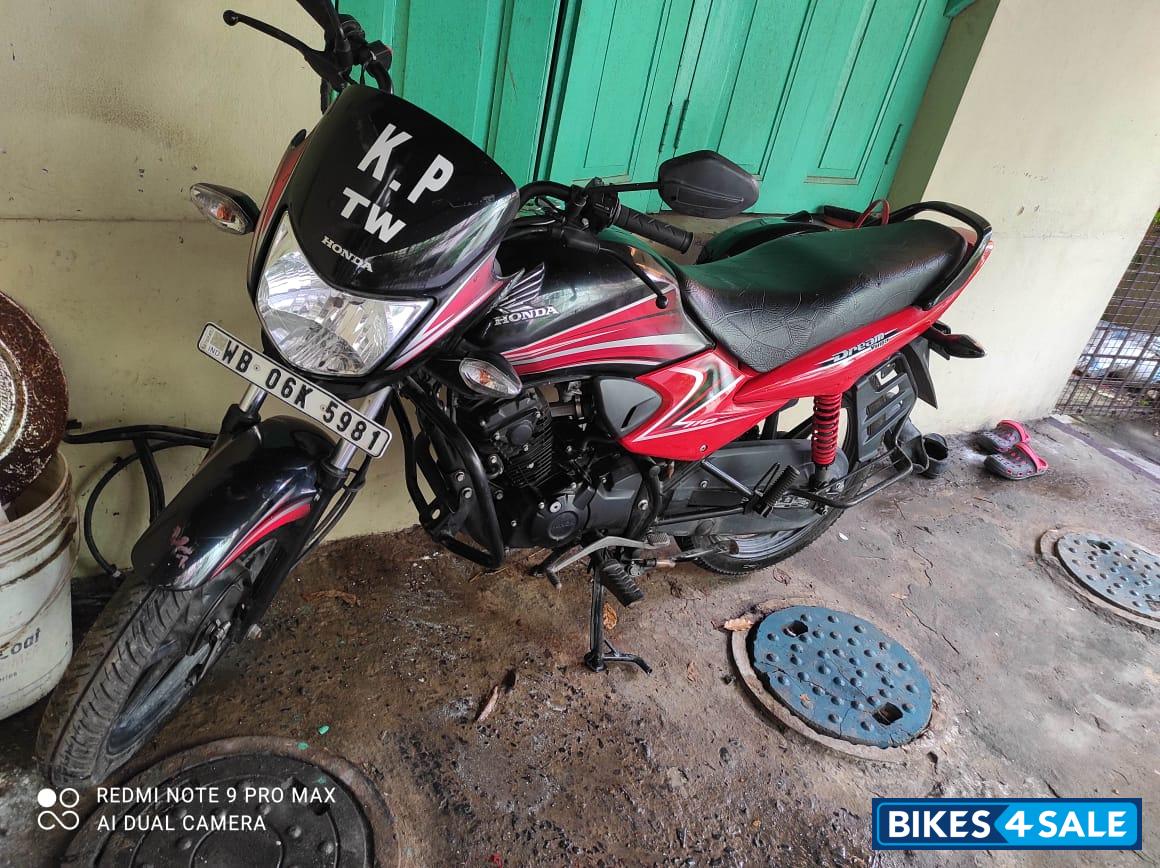 Red Honda Dream Yuga