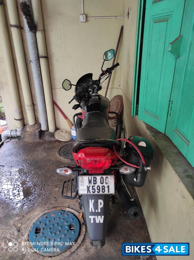 Red Honda Dream Yuga