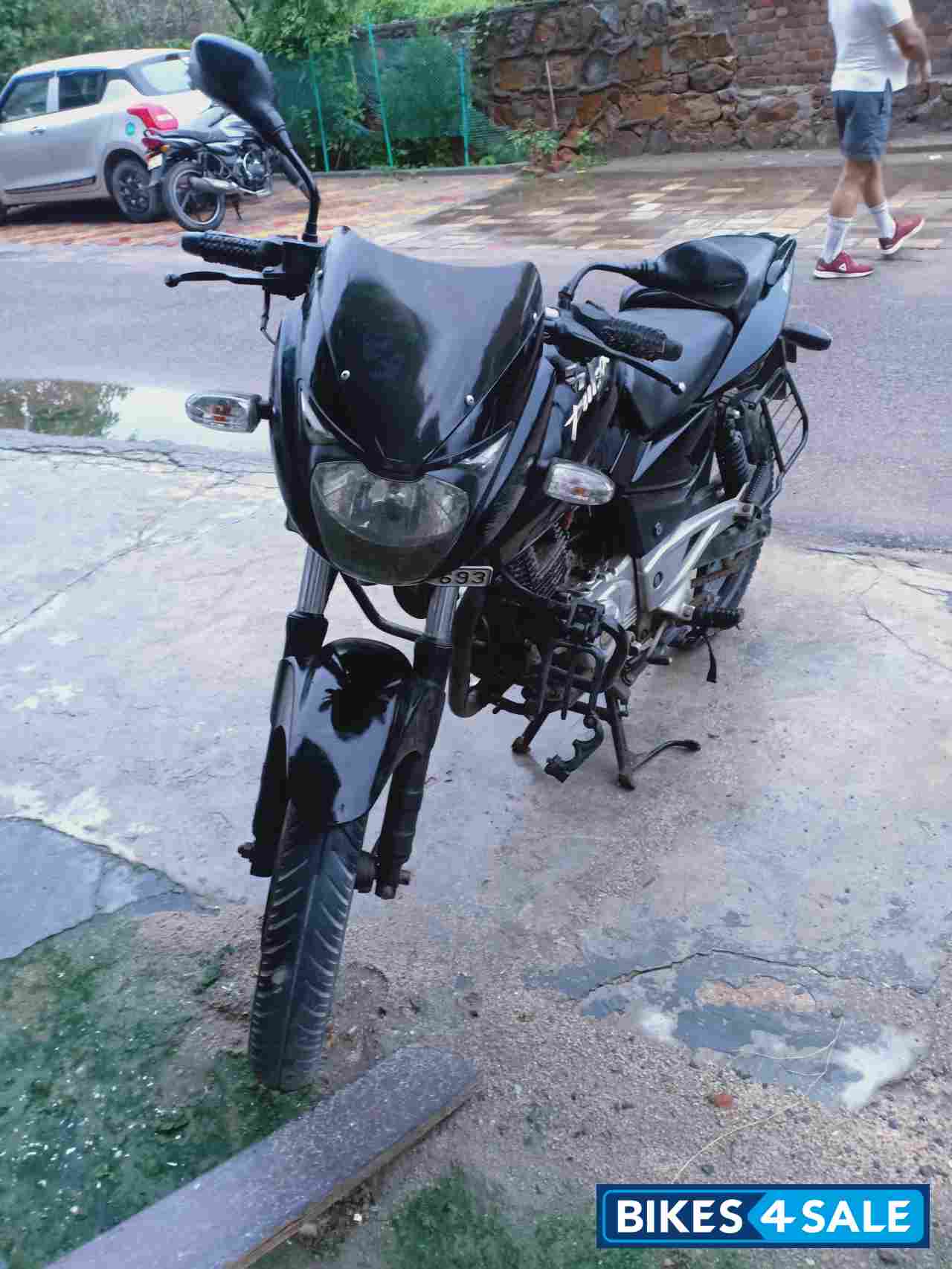 Black Bajaj Pulsar 180 DTSi