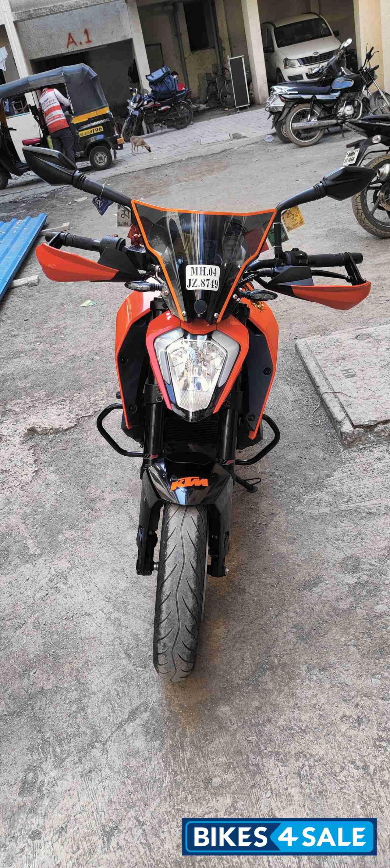Electric Orange KTM Duke 250