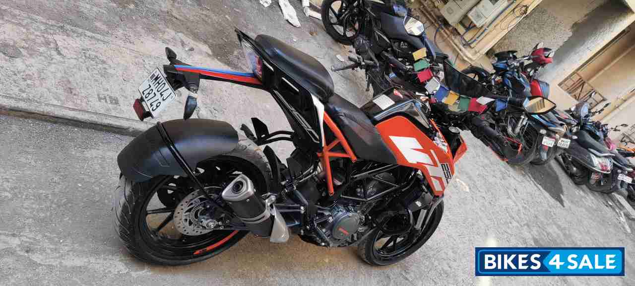 Electric Orange KTM Duke 250