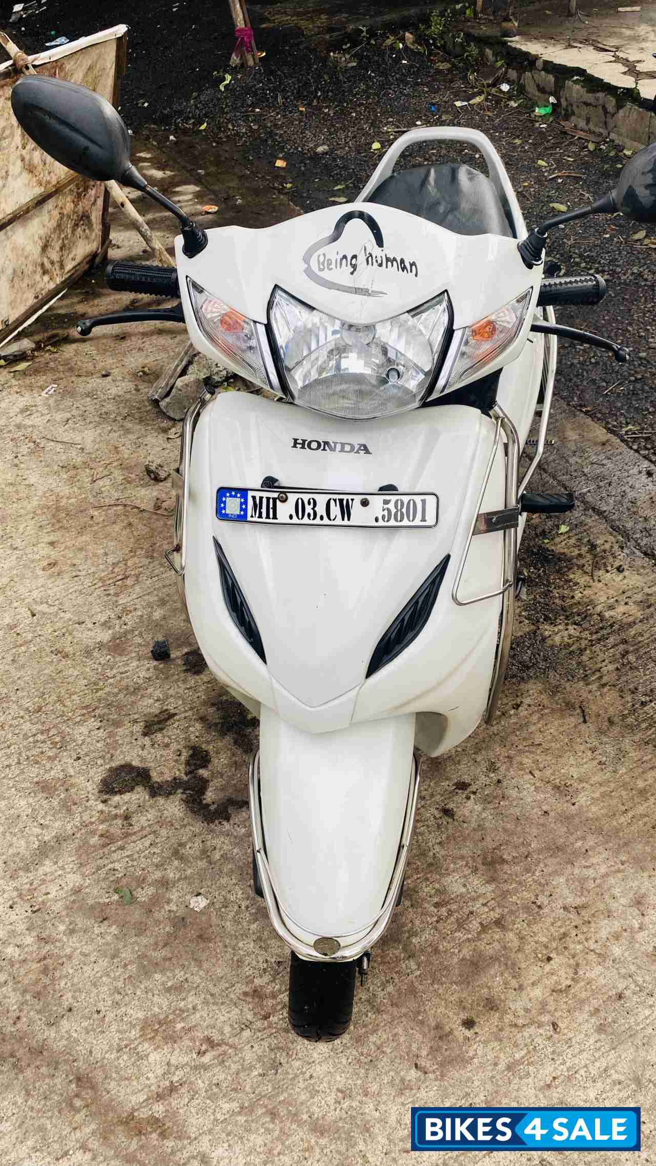 White Honda Activa 4G