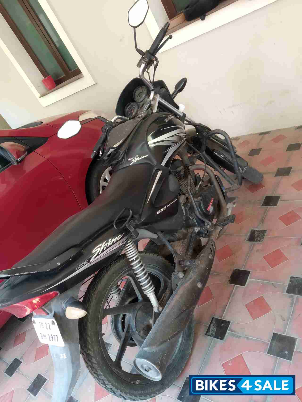 Black Honda CB Shine