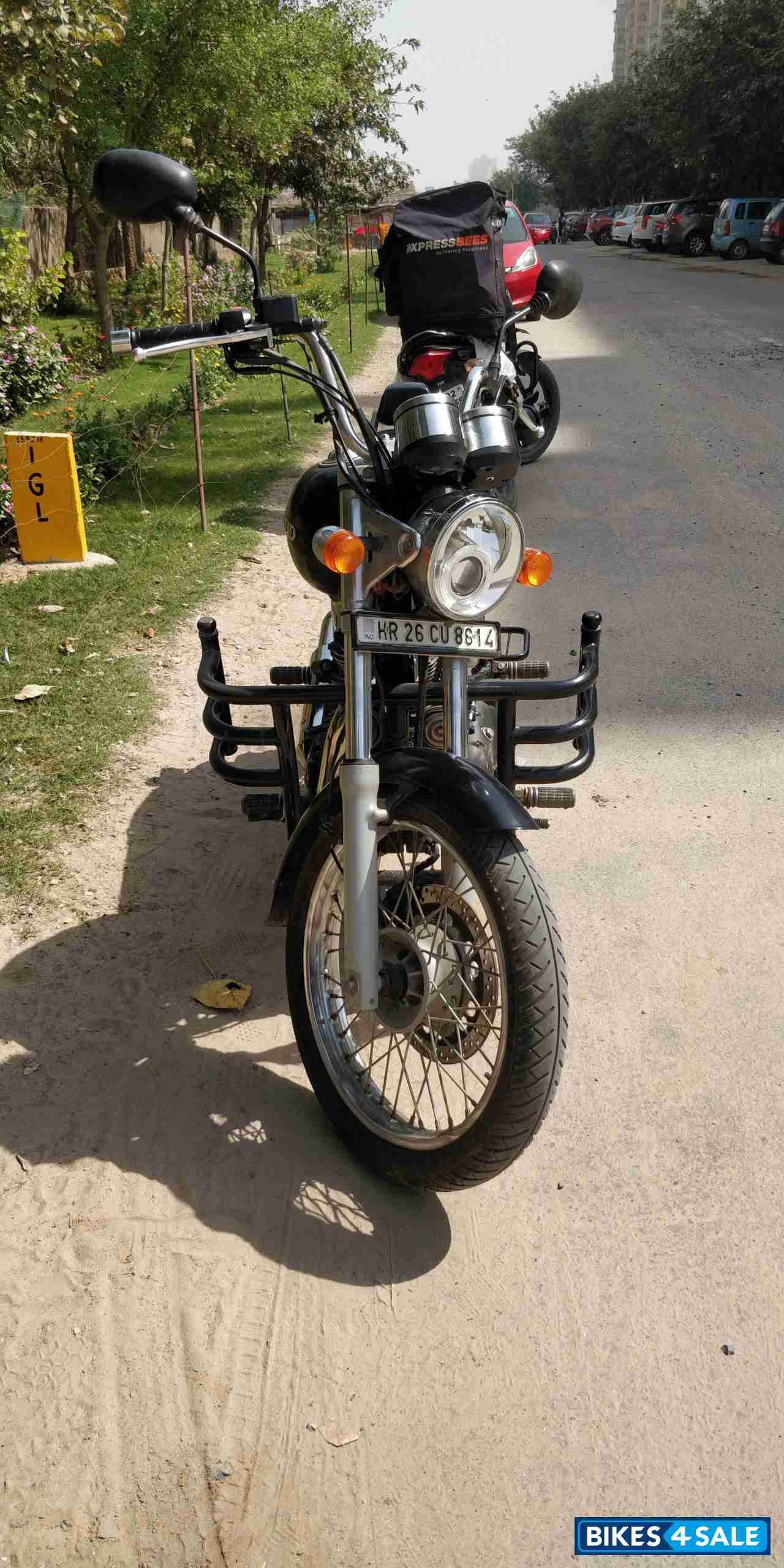 Matt Black Royal Enfield Thunderbird 500 Matt Black Royal Enfield Thunderbird 500