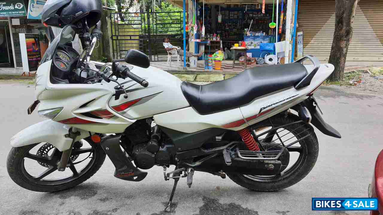 White Hero Karizma R