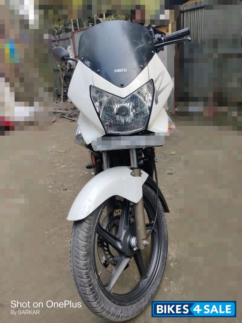White Hero Karizma R