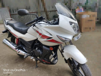 White Hero Karizma R