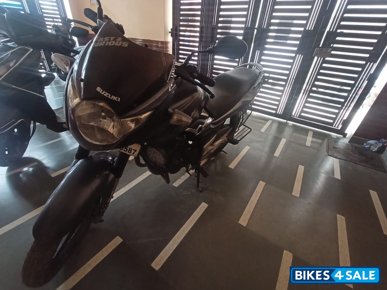 Grayish Blue Suzuki GS 150R