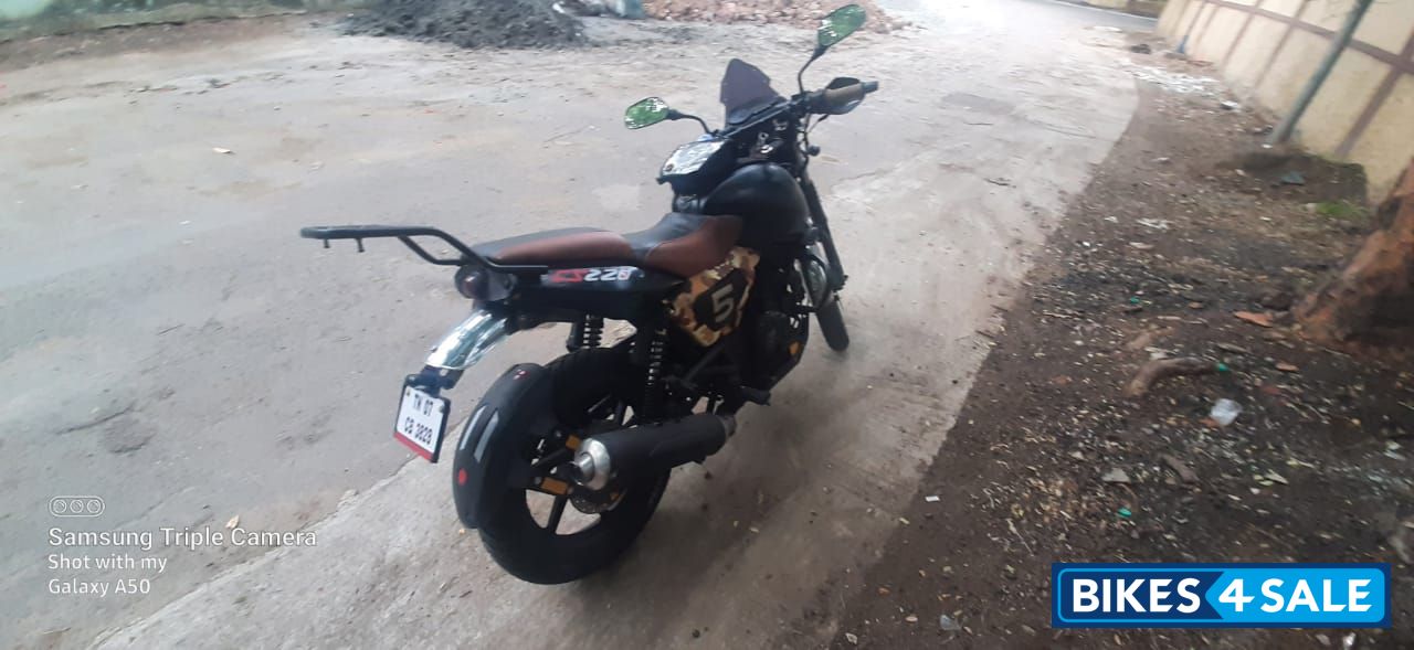 Black Bajaj Pulsar 220F