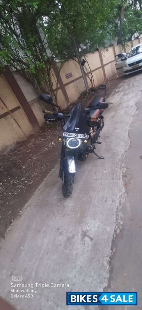 Black Bajaj Pulsar 220F