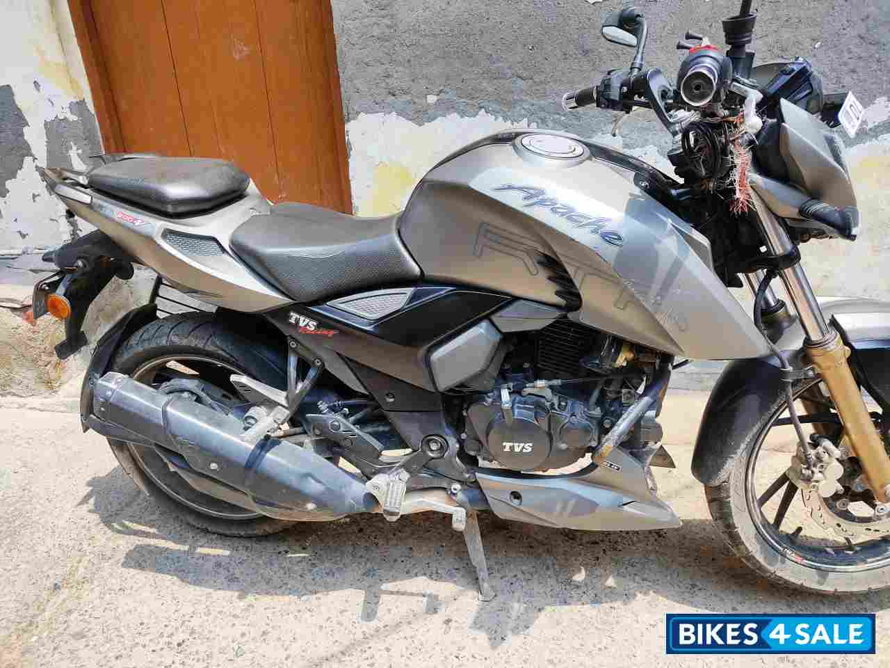 Titanium Grey TVS Apache RTR 200 Fi 4V