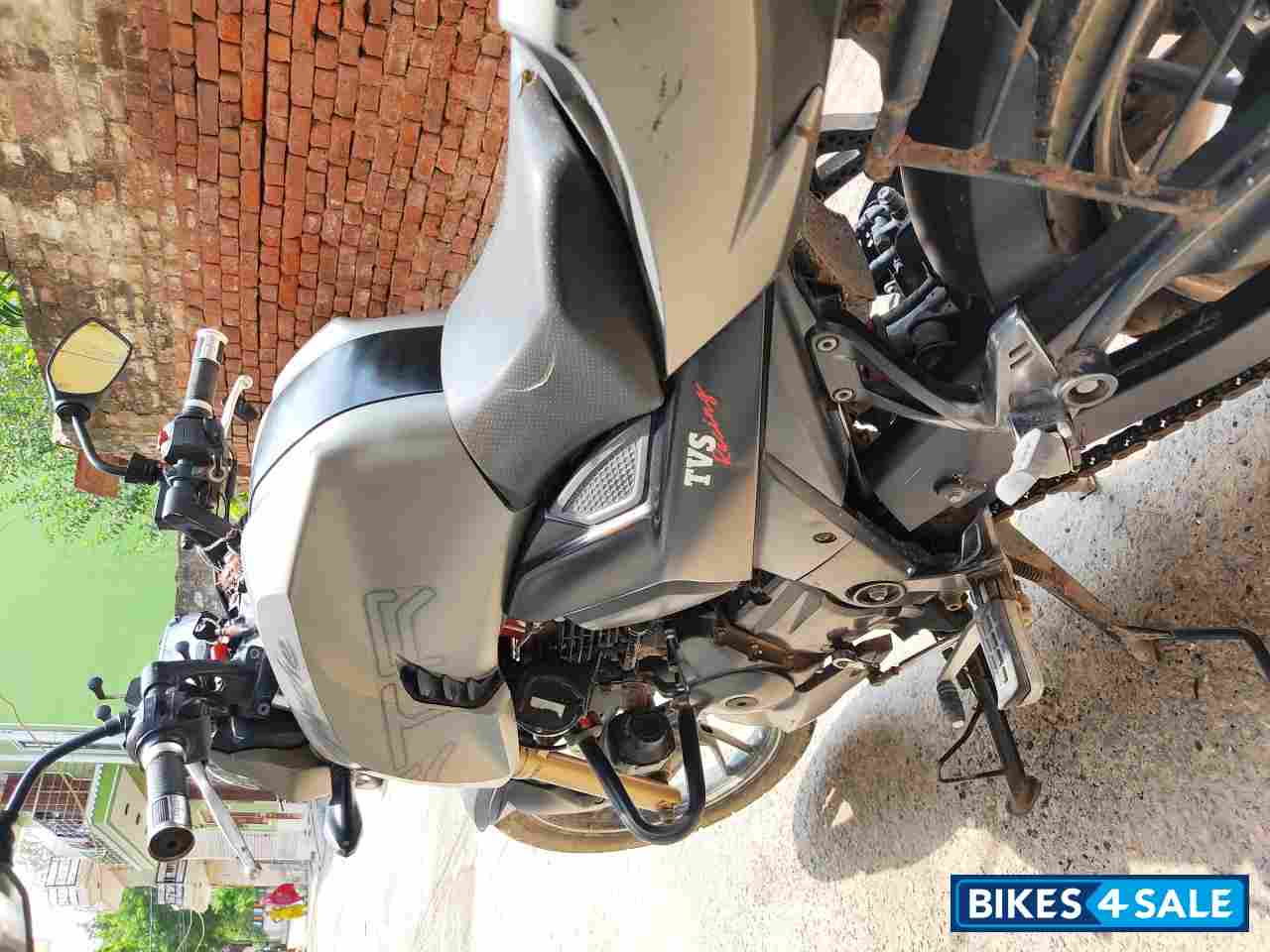 Titanium Grey TVS Apache RTR 200 Fi 4V