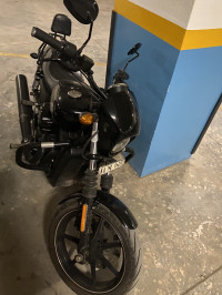 Black Harley Davidson Street 750