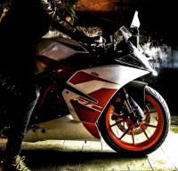 White KTM RC 200