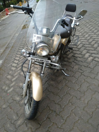 Gold Bajaj Avenger Cruise 220
