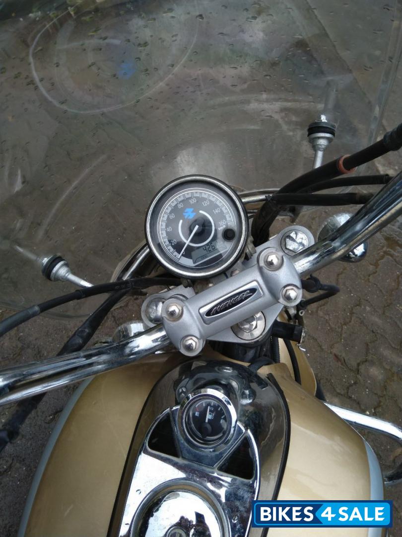 Gold Bajaj Avenger Cruise 220