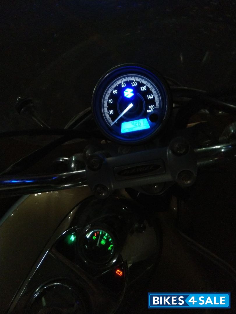 Gold Bajaj Avenger Cruise 220