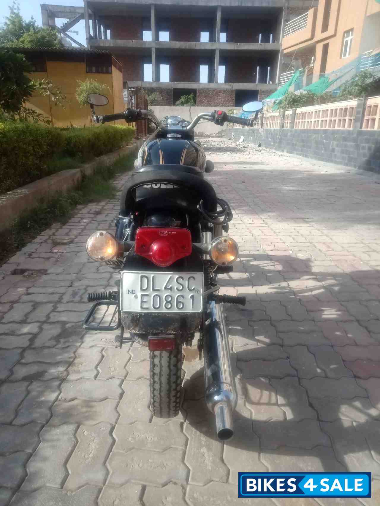 Black Royal Enfield Bullet Standard 350