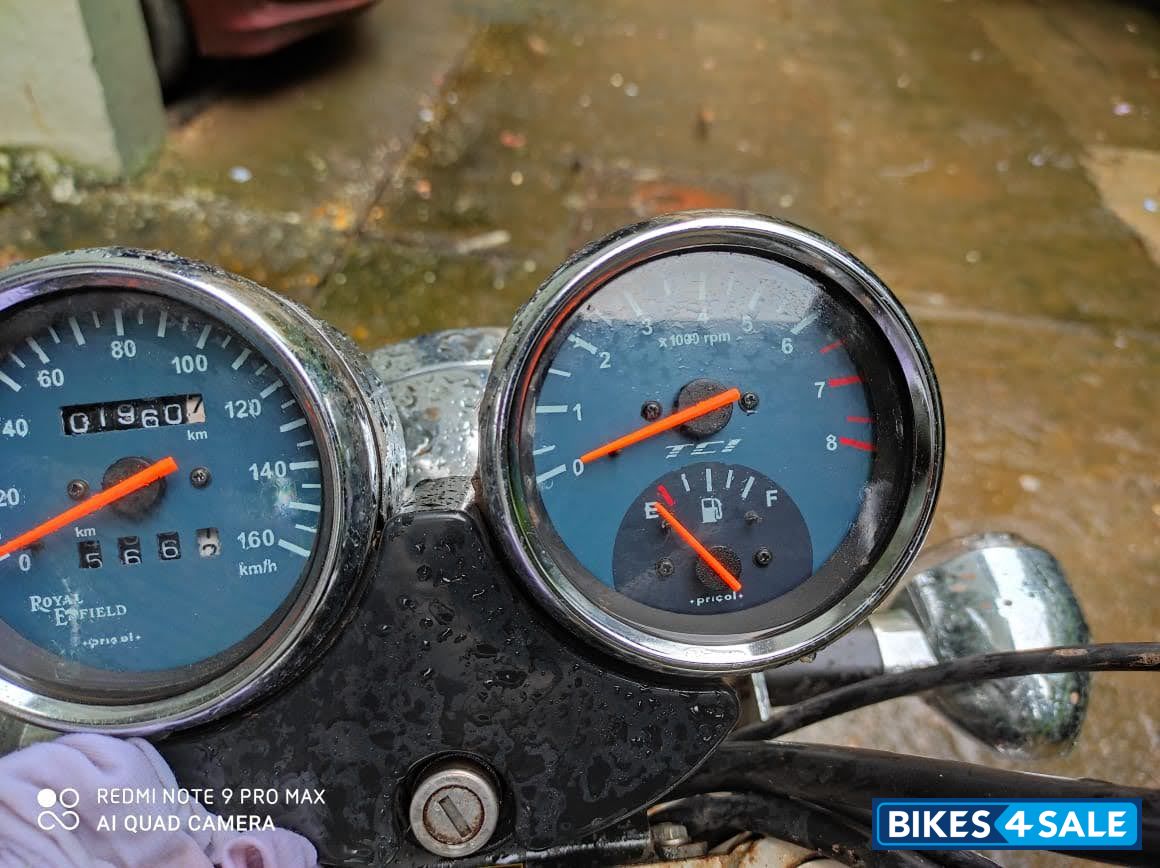 Black Royal Enfield Thunderbird TwinSpark 350