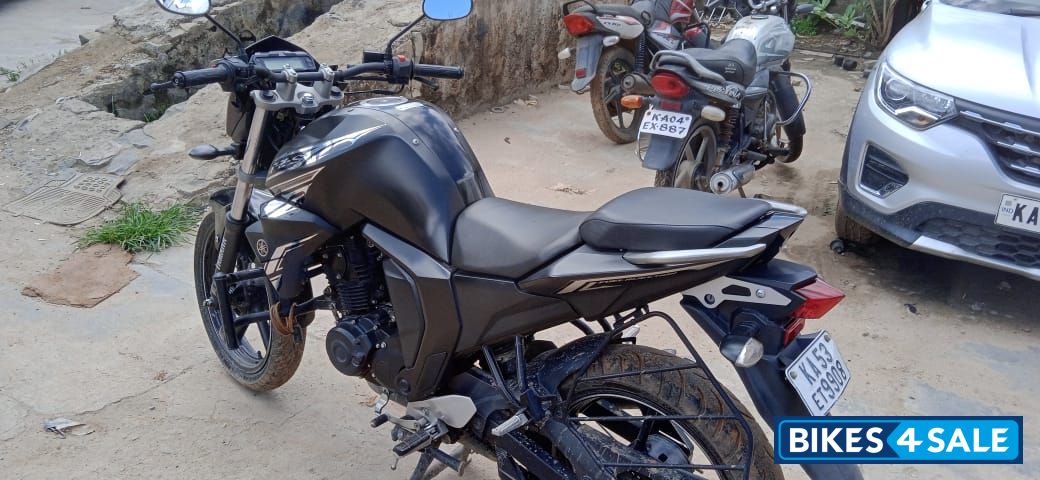 Mattblack Yamaha FZ-S