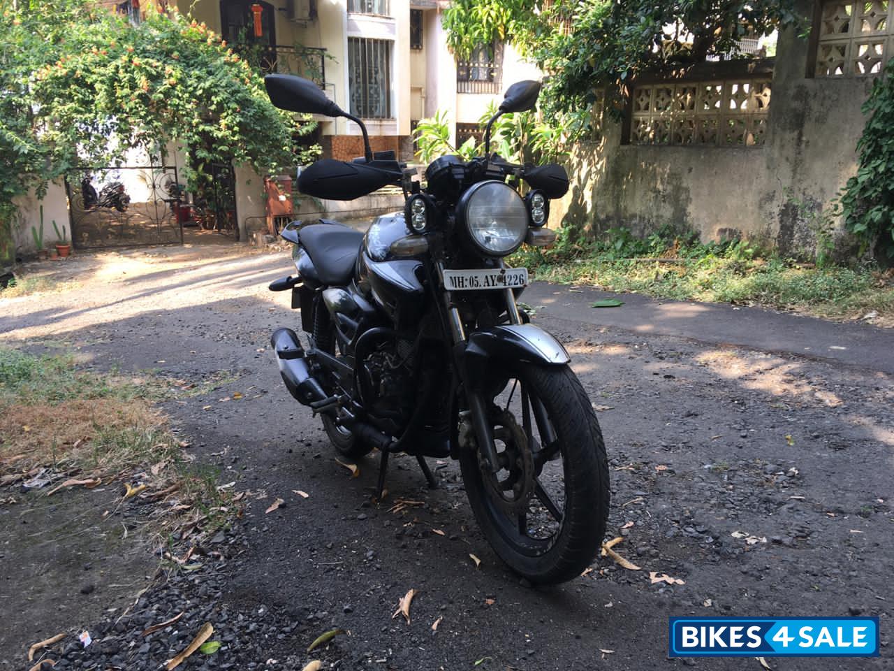 Black TVS Apache RTR 160