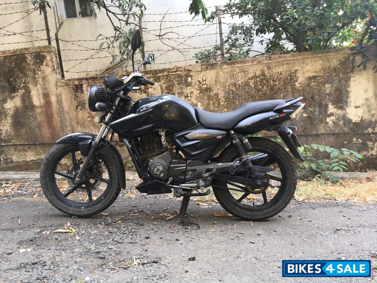 Black TVS Apache RTR 160 Black TVS Apache RTR 160