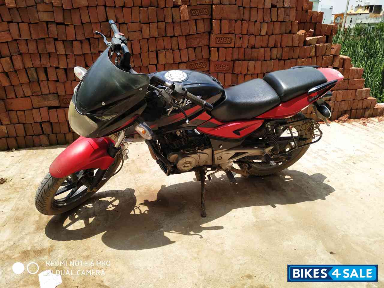 Red Bajaj Pulsar 180 DTSi