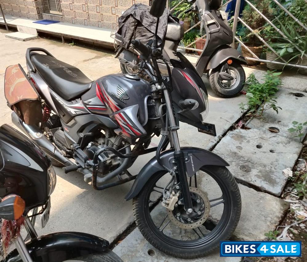 Grey Honda CB Shine SP