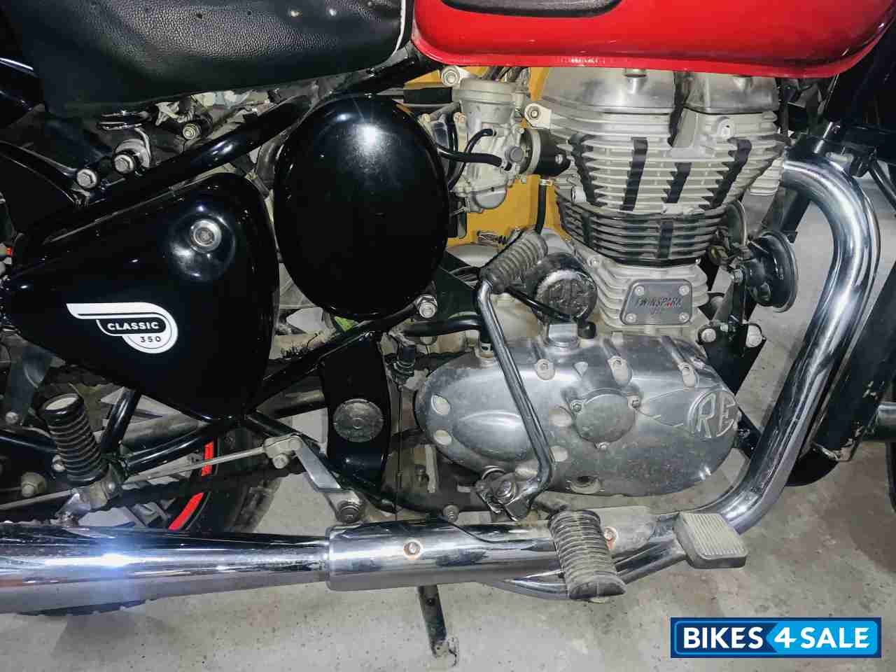 Red Royal Enfield Classic 350 Redditch Red