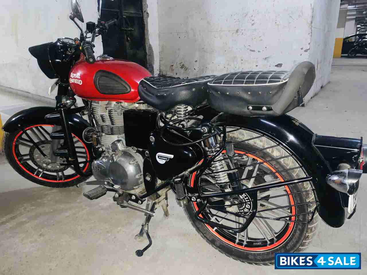 Red Royal Enfield Classic 350 Redditch Red