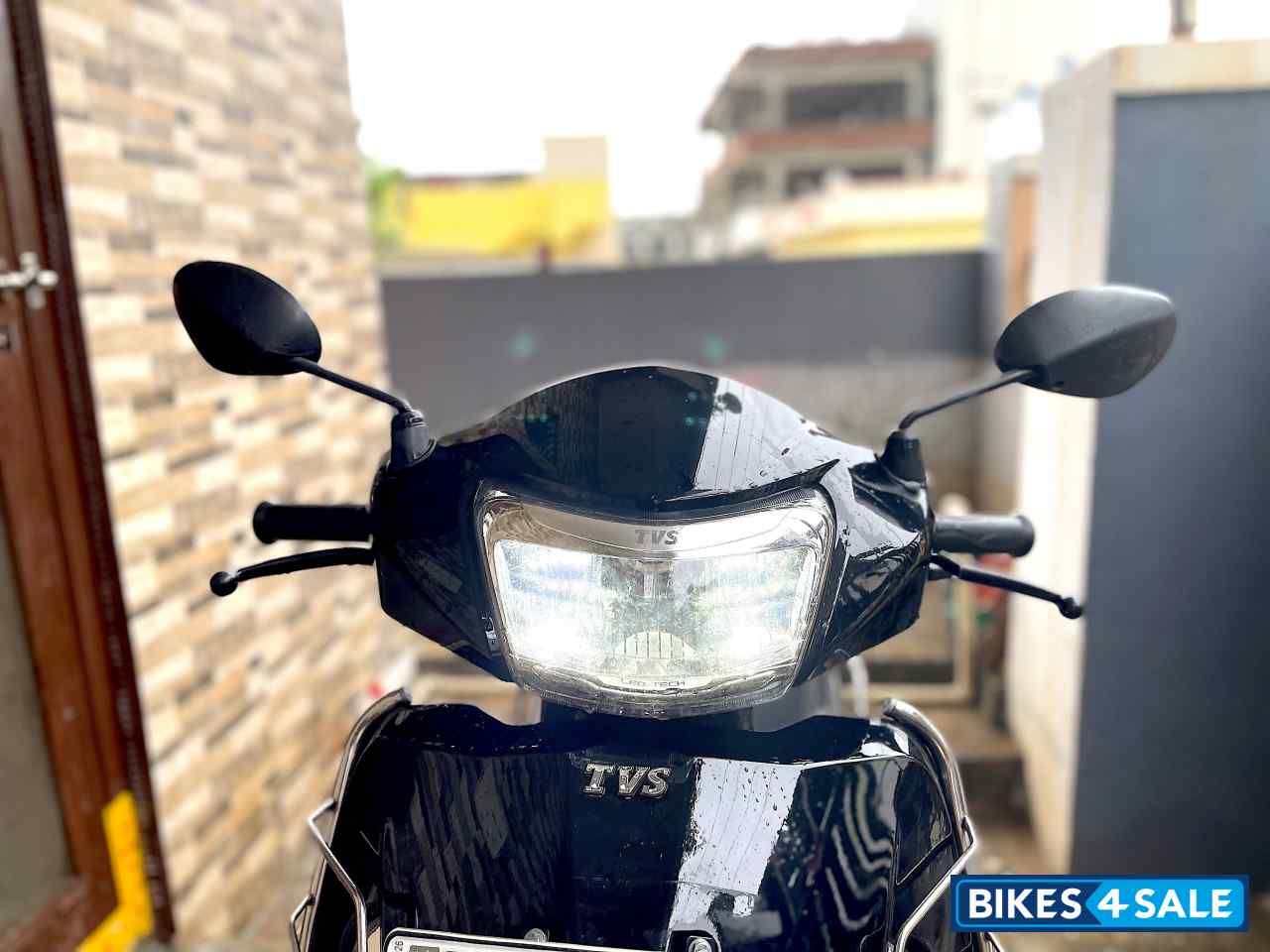 Glossy Black TVS Jupiter BS6