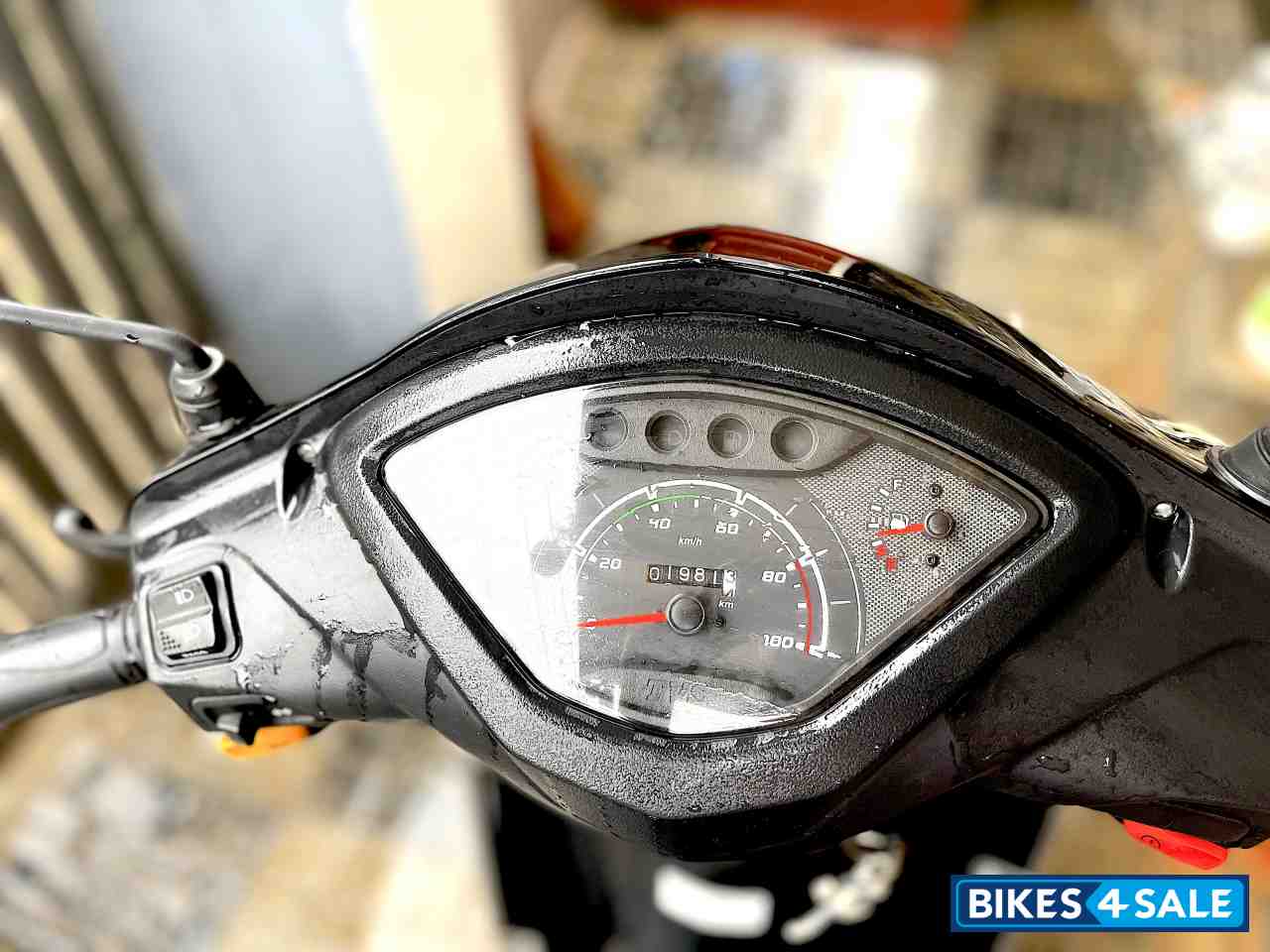 Glossy Black TVS Jupiter BS6